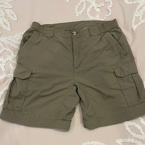 Men’s Columbia Lightweight Olive Green Cargo Shorts Size M
